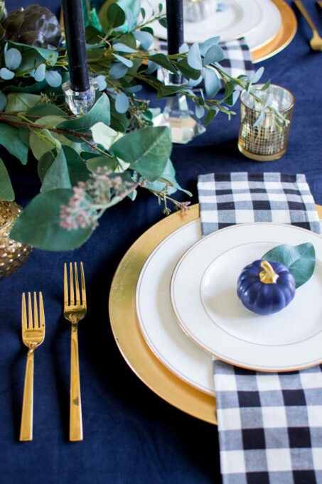Thanksgiving Tablescape | theblueeyeddove.com